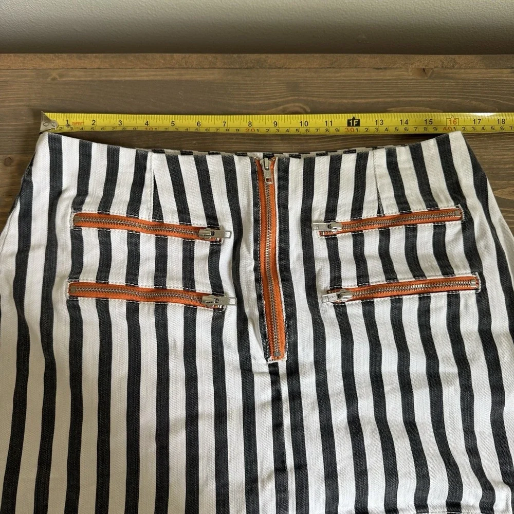 Urban Outfitters Womens Large Black White Stripe Zippers Mini Skirt‎ Y2K Vibe
